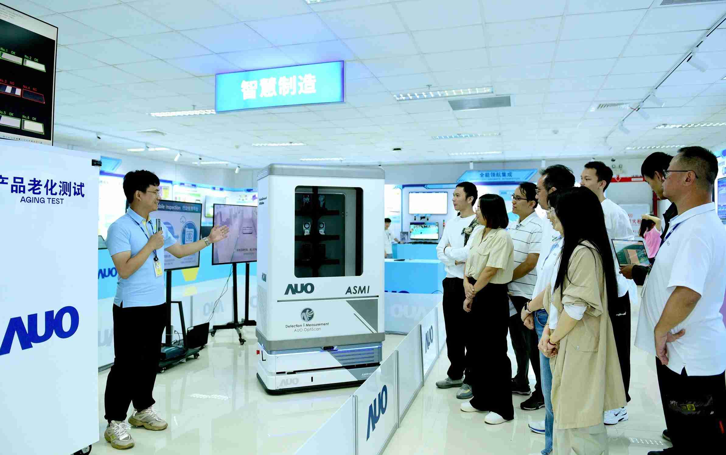 尊龙z6厦门将5G+ABC技术串联生产管理全流程，，，，打通研发、、、采购、、、生管、、、制程、、、设备、、质量等产品全生命周期制造流程，，，，完成数字化设计、、智慧供应链、、、智能座舱、、、全流程设备管理、、、数据驱动优化、、智慧在线检测、、、智慧品管等自适应生产模式升级